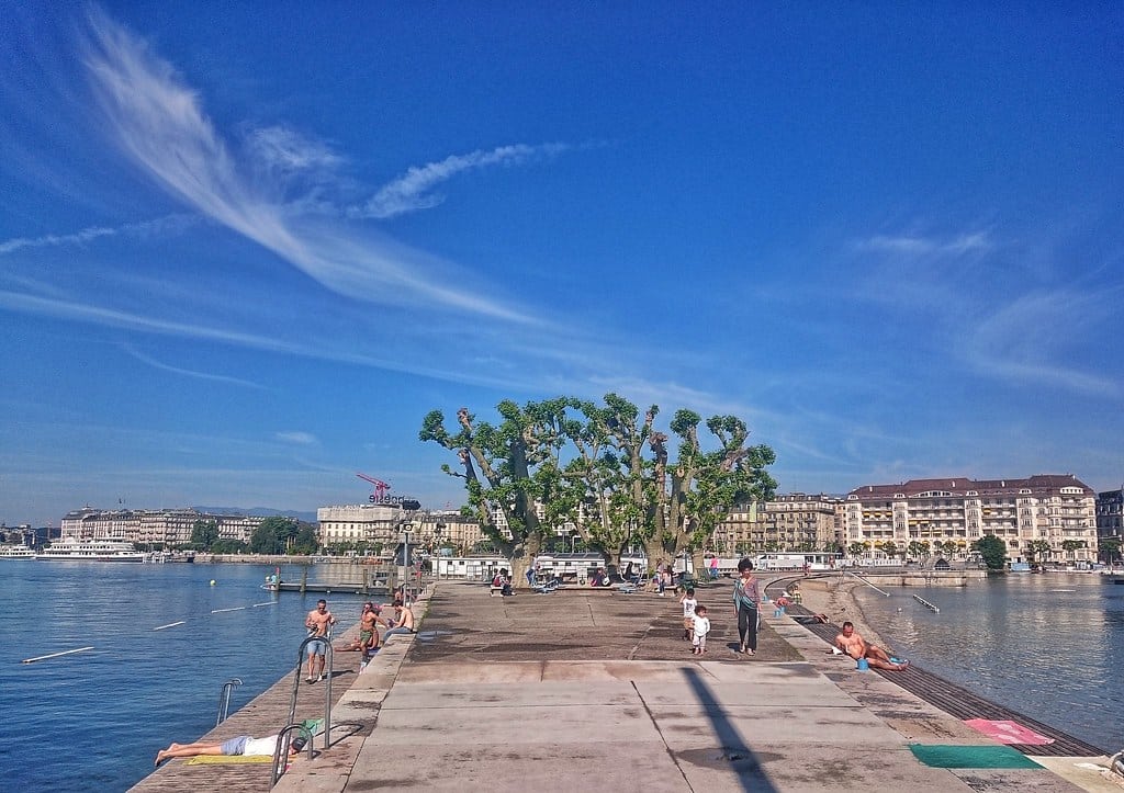 Bains des Pâquis Geneva — the iconic lake bathing institution open year-round